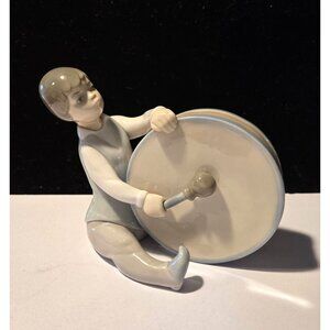 Lladro Drummer Boy figurine, Boy with Drum, porcelain drum figurine MINT SPAIN